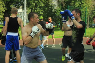 爱游戏体育-拳击青训计划启动 关注青少年体能发展，拳击青少年重量级别划分